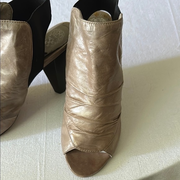 Vince Camuto Tan Heels with Chunky Heel and Peep-Toe Design - Picture 2 of 7